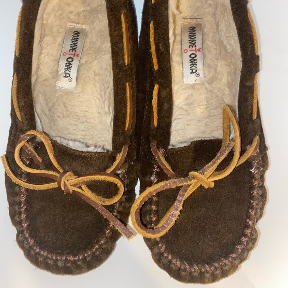 Minnetonka size 1 brown leather